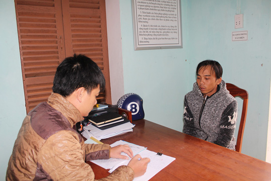 Giải cứu 4 người bị bán cho tàu cá - Ảnh 2. Giải cứu 4 người bị bán cho tàu cá - Ảnh 2.